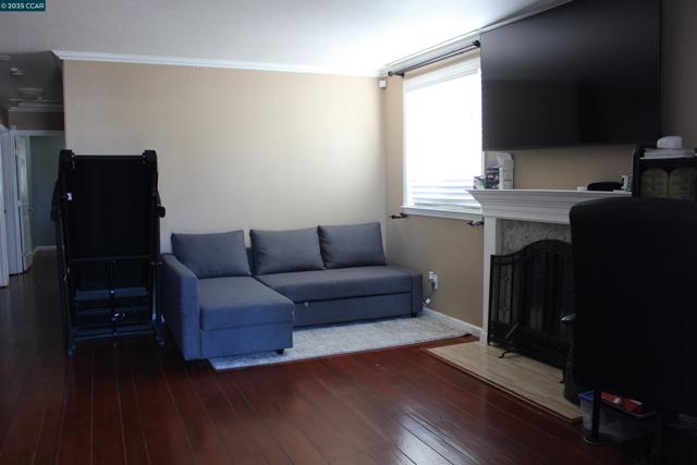 2956 Mckenzie Dr, Richmond CA: https://media.crmls.org/mediaz/5915cf18-57d4-4c49-90c0-c4792949d5cb.jpg