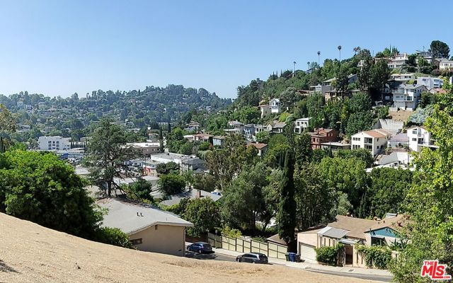 3761 Aloha Street, Silver Lake CA: https://media.crmls.org/mediaz/5916f3ca-5929-4758-aca5-f474d760e766.jpg
