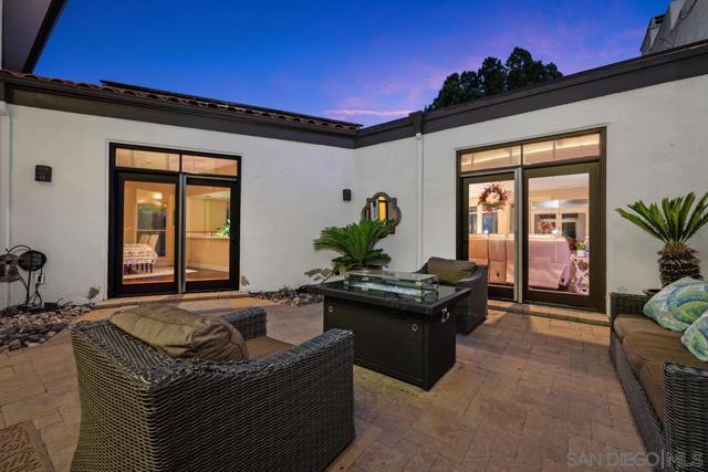 13591 Summit Circle, Poway CA: https://media.crmls.org/mediaz/59171075-e303-4416-b273-e71ea4311b30.jpg