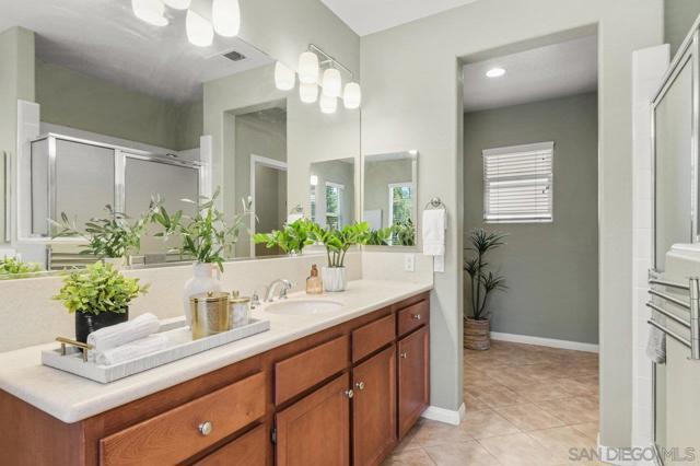 2423 Wishing Star Way, Chula Vista CA: https://media.crmls.org/mediaz/59179ab8-942f-4743-b86f-211e90e8bb17.jpg