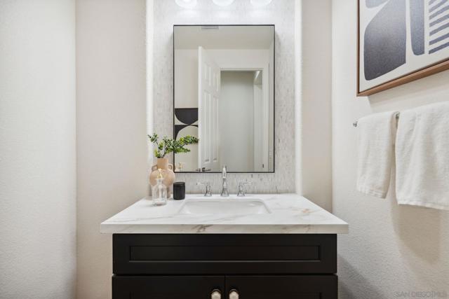 13133 Via Canyon Dr, San Diego CA: https://media.crmls.org/mediaz/5917ac9e-9cdd-4546-bb2b-ed1811ed568c.jpg