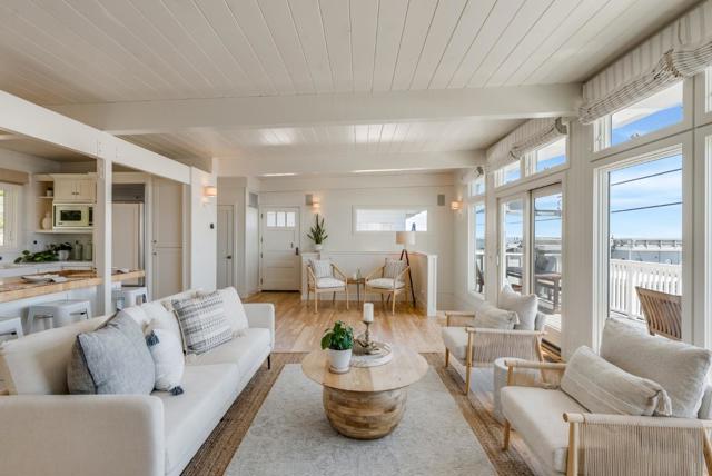621 Beach Drive, Aptos CA: https://media.crmls.org/mediaz/59180a1b-1770-47b2-94b2-81145cd83fe8.jpg