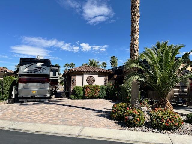 80501 Avenue 48, Indio CA: https://media.crmls.org/mediaz/59181198-18f3-43a7-8abe-7f4d31182f3d.jpg