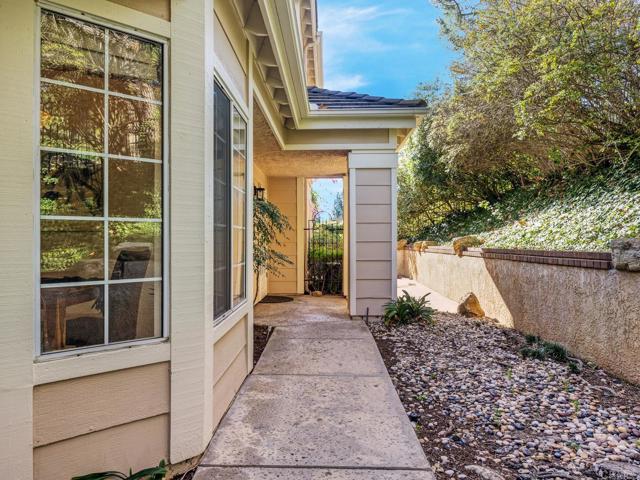 5602 Roundtree Place photo 4
