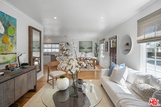 3627 Veteran Avenue, Los Angeles CA: https://media.crmls.org/mediaz/5918b0ed-896a-472a-ace2-2e4f80d31bee.jpg