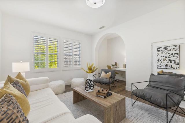 11649 Thistle Hill Pl, San Diego CA: https://media.crmls.org/mediaz/59195f42-f407-418b-a299-c8fd0c517dfa.jpg