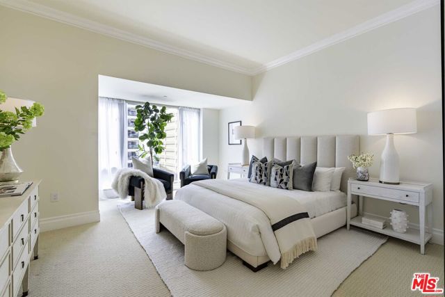10727 Wilshire Boulevard, Los Angeles CA: https://media.crmls.org/mediaz/591987b5-f382-44e8-a98e-6d324b66fc7e.jpg