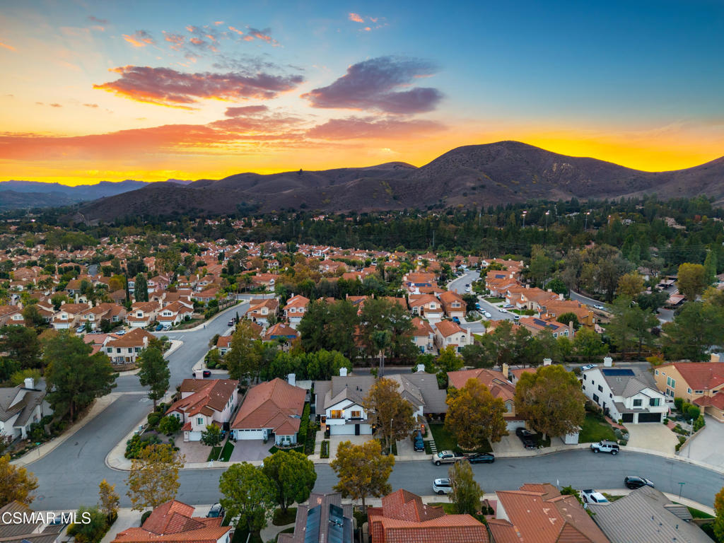 https://media.crmls.org/mediaz/59198a45-e5e5-451f-b865-d75f2f542ab6.jpg?preset=X-Large