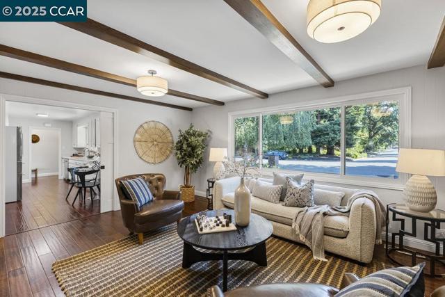 280 Fairway Dr, Danville CA: https://media.crmls.org/mediaz/5919eea2-bdbf-498b-b193-d078d48ee2db.jpg