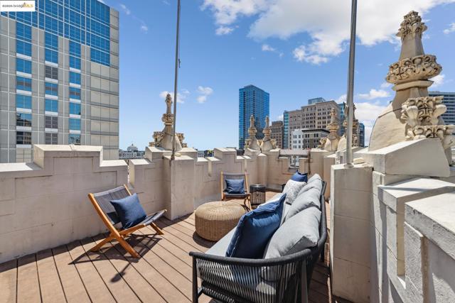 1615 Broadway, Oakland CA: https://media.crmls.org/mediaz/591a5f78-c9a8-4aaf-9538-fa713da5c9ae.jpg