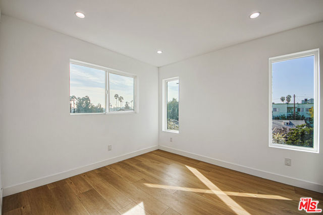 954 N Kingsley Drive, Los Angeles CA: https://media.crmls.org/mediaz/591a60c8-9dae-4a78-9297-c362e192e31e.jpg