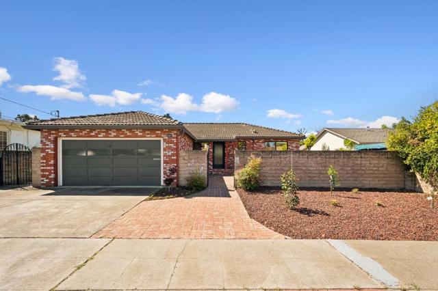 271 Goodrich Street, Hayward CA: https://media.crmls.org/mediaz/591a7f6d-41e8-4084-b5a0-6fc4ea556ee6.jpg