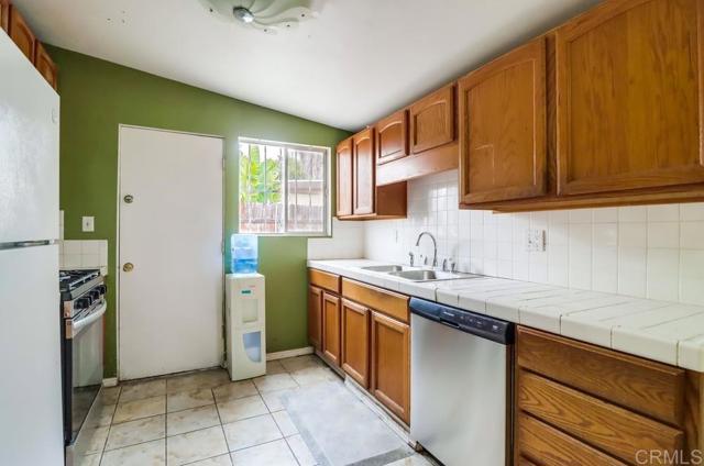Detail Gallery Image 21 of 27 For 1408 Ebbs St, San Diego,  CA 92114 - 3 Beds | 1 Baths