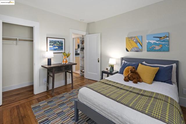 1081 Keith Ave, Berkeley CA: https://media.crmls.org/mediaz/591b6548-19b8-4d03-b399-60e5c86f86fe.jpg