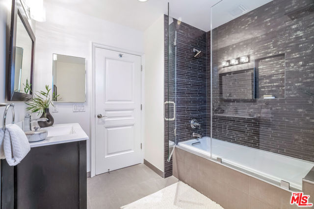 15220 Valleyheart Drive, Sherman Oaks CA: https://media.crmls.org/mediaz/591c5e6a-6b77-44ac-bf71-ff08a6baf44b.jpg