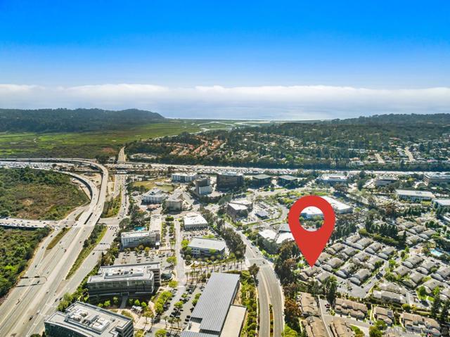 3731 Caminito Carmel Lndg, San Diego CA: https://media.crmls.org/mediaz/591d2ba0-fb61-4d16-bf44-dcd886bec410.jpg