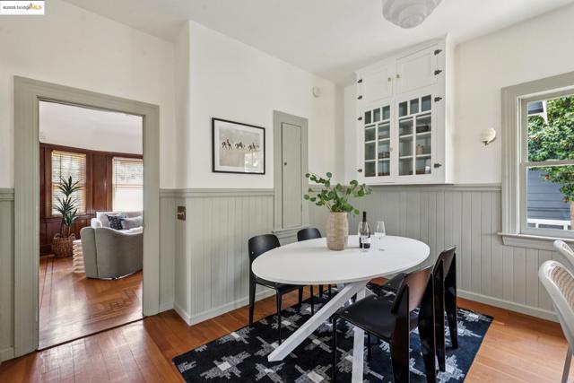 6521 Herzog St, Oakland CA: https://media.crmls.org/mediaz/591d4fa1-61a1-4b41-a1c5-c7776d5c377b.jpg
