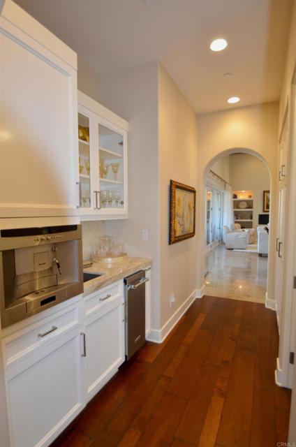 6796 St Andrews Road, Rancho Santa Fe CA: https://media.crmls.org/mediaz/591dd79e-dd56-41a9-93f7-e81d96ef8340.jpg
