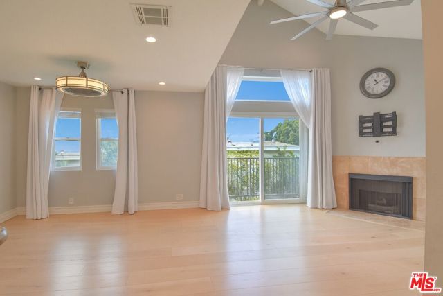 12530 Venice Boulevard, Los Angeles CA: https://media.crmls.org/mediaz/591e248c-30cd-473b-85f5-b75a6834f541.jpg