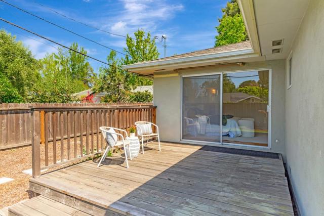 171 E Creek Drive, Menlo Park CA: https://media.crmls.org/mediaz/591e3bbd-bdf5-40e2-81c6-01d26d5a26dd.jpg