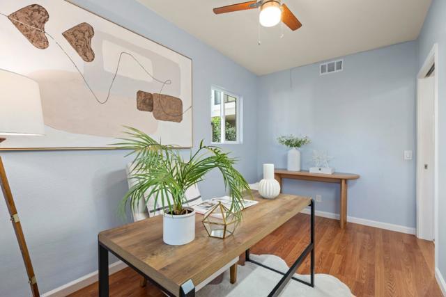 17 Spinnaker Place, Redwood City CA: https://media.crmls.org/mediaz/591f2563-9a2b-4fce-a1a7-6fbfe1f949a6.jpg