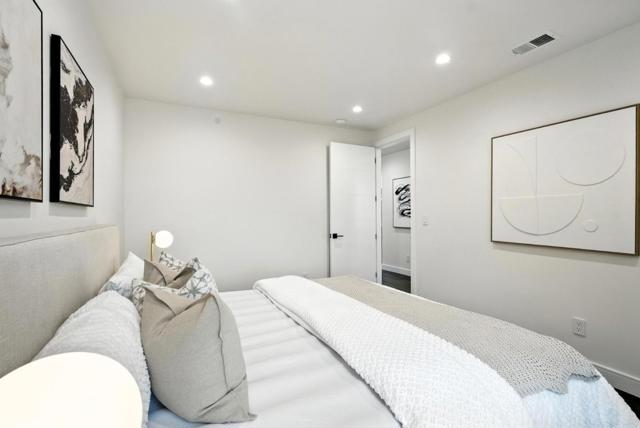 651 41st Avenue, San Francisco CA: https://media.crmls.org/mediaz/591fd593-2001-4d2e-8066-f36244bf6121.jpg