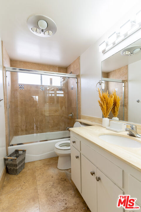 3900 PACIFIC Avenue, Marina del Rey CA: https://media.crmls.org/mediaz/591fe549-e35d-46bc-865c-5a40e8859035.jpg