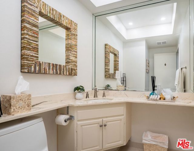2870 Angelo Drive, Los Angeles CA: https://media.crmls.org/mediaz/59202bcc-5c62-4344-b214-cba86ae30723.jpg