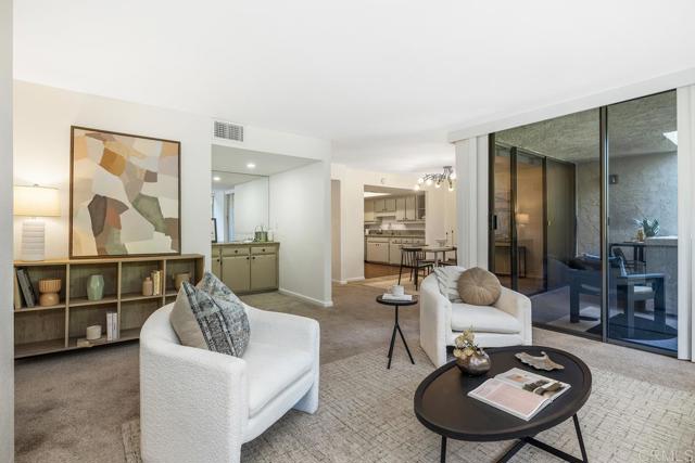 Detail Gallery Image 3 of 42 For 2420 Torrey Pines Rd #B202,  La Jolla,  CA 92037 - 2 Beds | 2 Baths