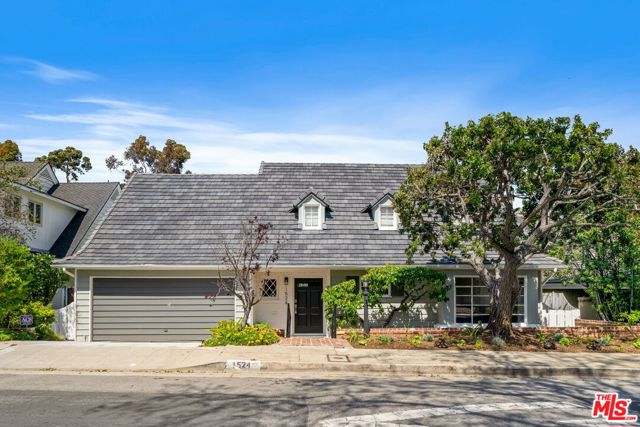 1524 Club View Dr, Los Angeles, CA 90024