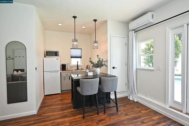 1250 Saint Louis Drive, Concord CA: https://media.crmls.org/mediaz/592223aa-1495-4156-963d-268c81e393bb.jpg