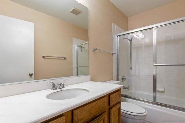 4468 Inverness Drive, Oceanside CA: https://media.crmls.org/mediaz/59225fc0-4971-42fe-a638-fdfdc8958fda.jpg