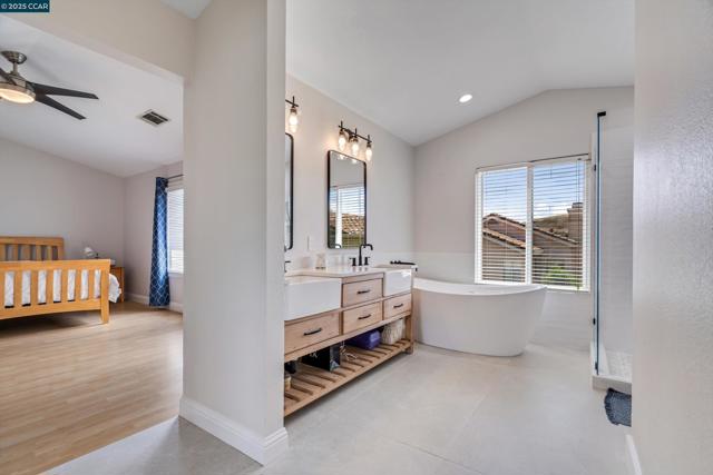 2057 Rapallo Way, Bay Point CA: https://media.crmls.org/mediaz/5922aa7f-b275-41b3-a7ed-958ae373a459.jpg