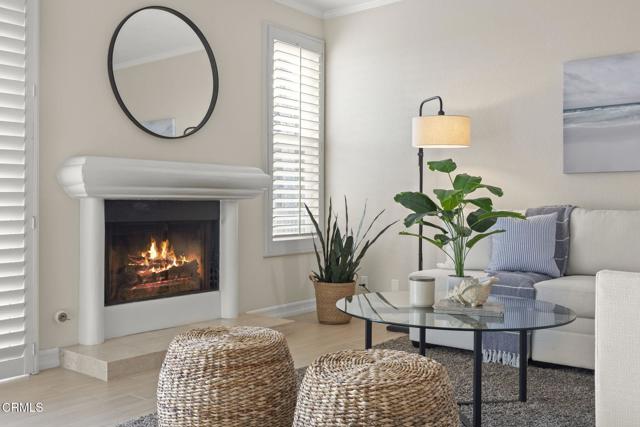 2205 Vina Del Mar, Oxnard CA: https://media.crmls.org/mediaz/5922df6a-d2f1-427b-899b-f98e591acc0f.jpg