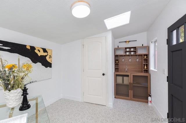 460 Chinquapin Ave., Carlsbad CA: https://media.crmls.org/mediaz/5923366d-4f22-4af7-8eb0-24a62bdef283.jpg