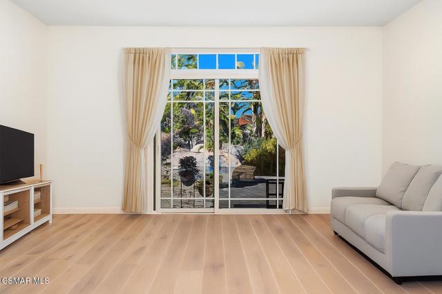 1455 Calle Colina, Thousand Oaks CA: https://media.crmls.org/mediaz/5924047a-d741-46e7-903e-b76b863fdd72.jpg