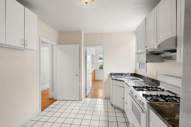 189 Lee Avenue, San Francisco CA: https://media.crmls.org/mediaz/5924a9b1-75fe-438b-9a88-c180c9678d38.jpg