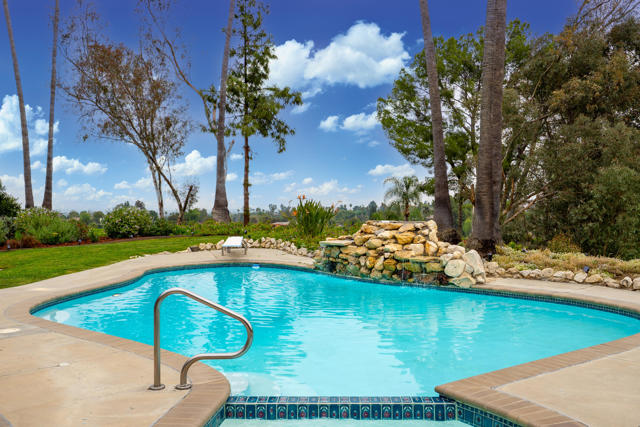 5324 Felice Place, Woodland Hills CA: https://media.crmls.org/mediaz/592517a7-acfb-4856-9be6-43544b3361f7.jpg