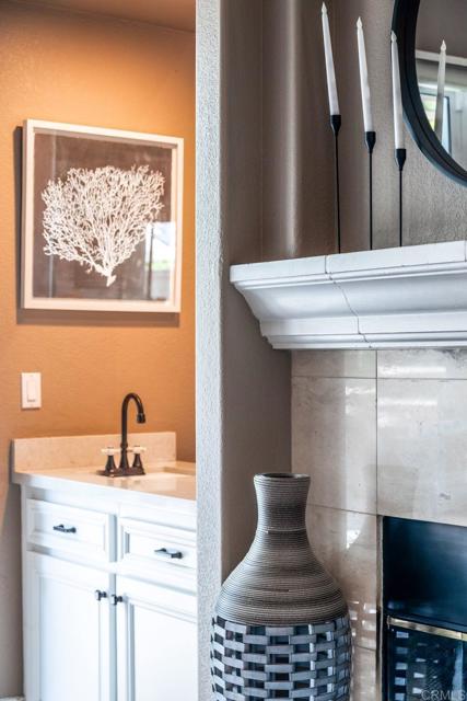 375 Camino Bailen, Escondido CA: https://media.crmls.org/mediaz/59251a42-cfaa-41f7-be47-173e4c5b0219.jpg