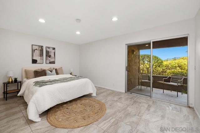 10325 Caminito Cuervo, San Diego CA: https://media.crmls.org/mediaz/592571fa-9641-4fb9-920b-e36f075eb1b1.jpg