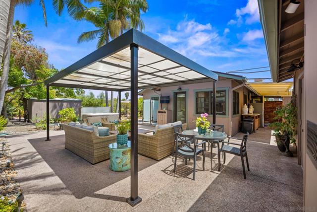 260 27Th St, Del Mar CA: https://media.crmls.org/mediaz/592587e6-462a-436e-85d4-b35f1baf1a30.jpg