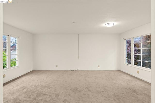 1718 Bancroft Way, Berkeley CA: https://media.crmls.org/mediaz/5925fc78-1ad2-40d5-a366-80e0e79aa617.jpg