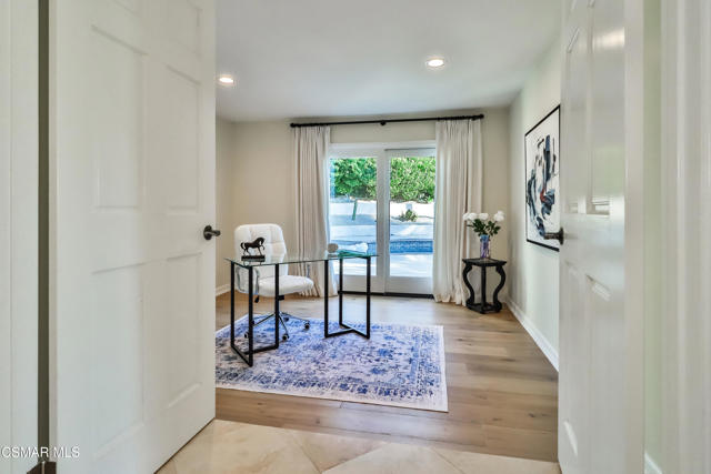 2328 Otono Circle, Thousand Oaks CA: https://media.crmls.org/mediaz/5925fef8-518d-4e40-bf98-2930a1584824.jpg