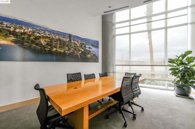1 Lakeside Dr, Oakland CA: https://media.crmls.org/mediaz/59262b28-8473-4027-9646-248ab80ca8cc.jpg