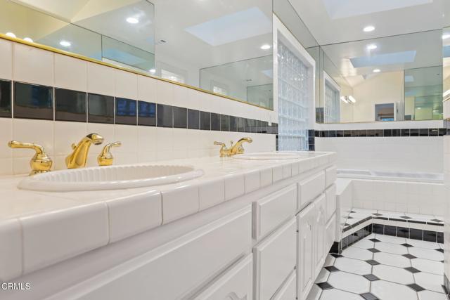 Detail Gallery Image 39 of 68 For 920 Glen Oaks Bld, Pasadena,  CA 91105 - 3 Beds | 3/1 Baths