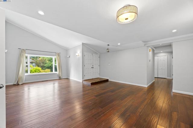 4321 Kingswood Dr, Concord CA: https://media.crmls.org/mediaz/59283cf4-9580-4212-993f-0961fb238816.jpg