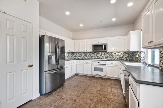 5478 Alexandrine Court, Oceanside CA: https://media.crmls.org/mediaz/59287690-51bf-44a2-8ec5-26172406b709.jpg