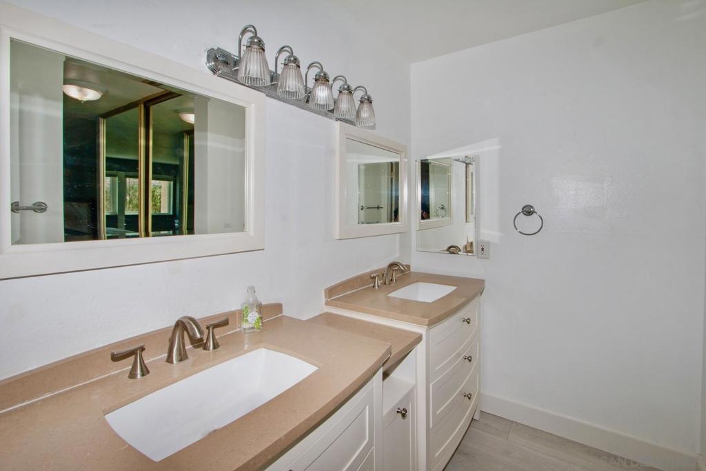 2625 Pirineos Way - photo 15