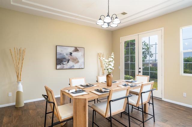 1052 Mountain Ash Ave, Chula Vista CA: https://media.crmls.org/mediaz/5928b5db-225c-4134-a9e2-8dbbdaed6810.jpg
