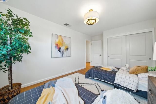 420 Camden Rd, Alameda CA: https://media.crmls.org/mediaz/5928e7be-e6dd-49a5-b900-6e324593c88b.jpg